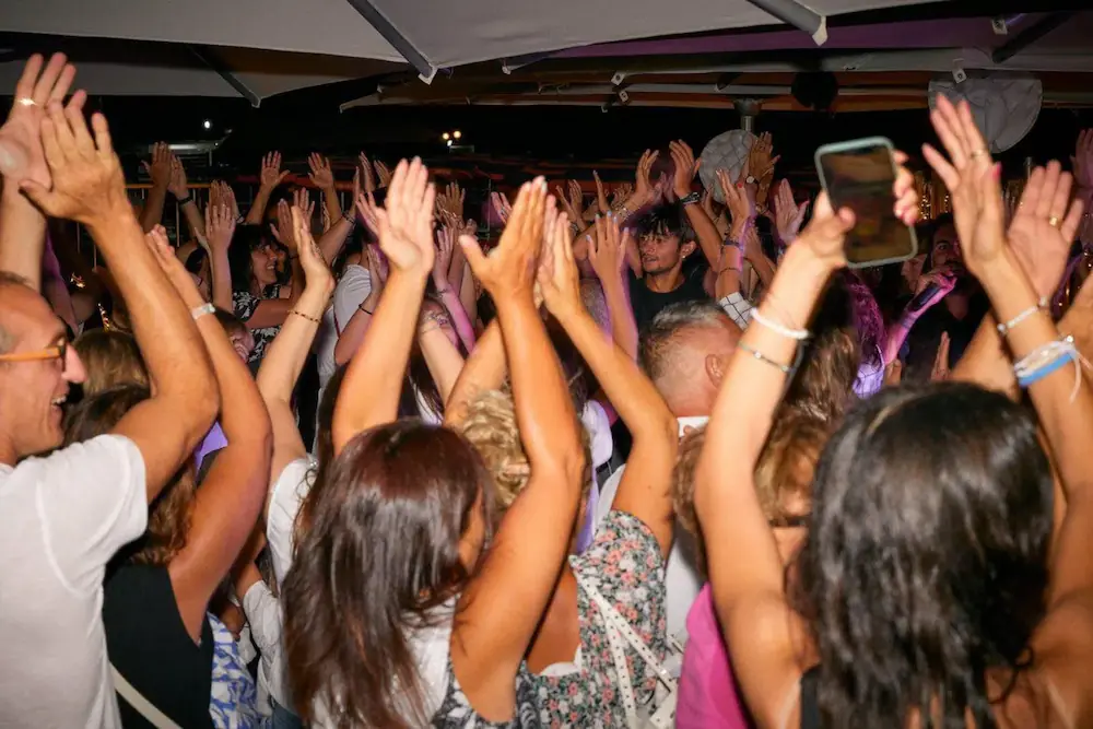 night white party hotel la villa - discoteca animazione ragazzi e adulti night white party hotel la villa - discoteca animazione ragazzi e adulti