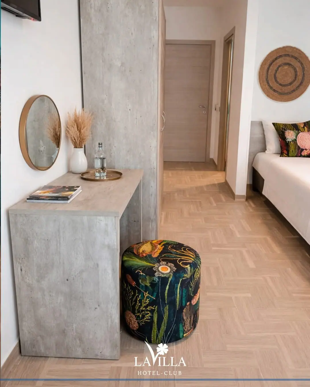 dettaglio camera hotel mare nuova moderna
